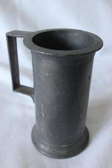 Staro posuđe i escajg: STARA LIVENA KRIGLA SA ŽIGOM | Stara masivna livena krigla sa žigom — 7