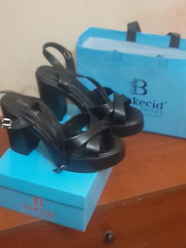 Basanoşka və səndəllər: Brend: Bekcid Shoes Model: Qadın sandaleti Rəng: Qara 39 razmer — 1