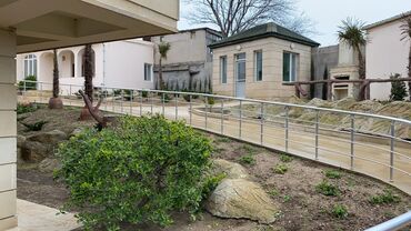 Həyət evləri və villaların satışı: Ev monolit betonla, qaya üzərində tikilib, dəniz mənzərəlidir. 1-ci — 22