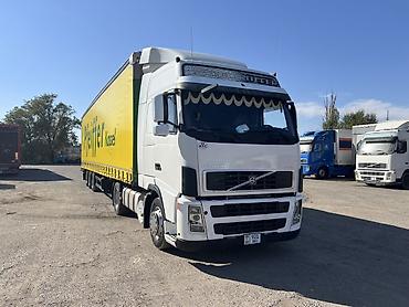 дом на колёсах: Тягач, Volvo, 2002 г., Тентованный — 3