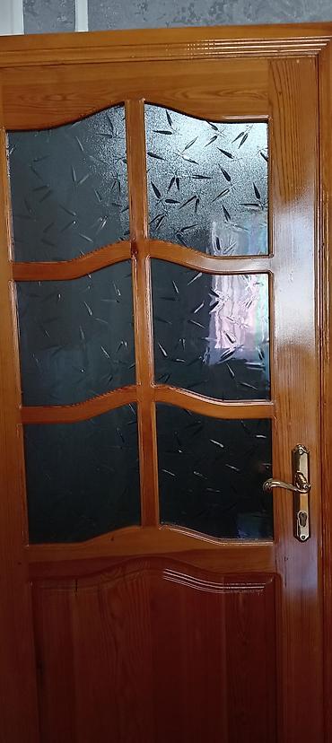 qapi taxta: Taxta şüşəli otaq qapısı 2 ədəd var.Olcu 84/2m.Endirim olunacaq - — 2