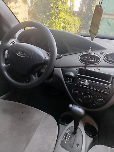 полка на авто: Ford Focus I (седан/хэтчбек) — интерьер и оснащение - Автоматическая — 3