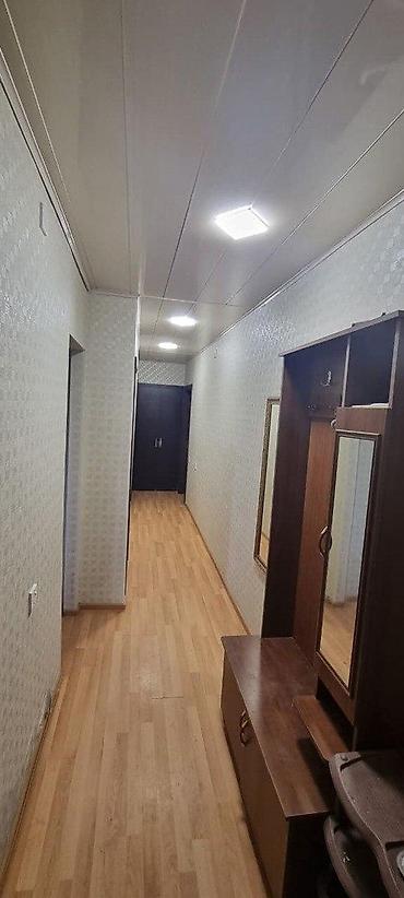 ev alqi satqi kreditle: Bakı, 8-ci mikrorayon, 3 otaqlı, Köhnə tikili, 58 kv. m — 9