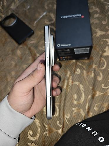 xaomi 17: Xiaomi, 15 Ultra, Б/у, 256 ГБ, цвет - Белый, 2 SIM, eSIM — 1