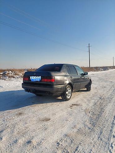 сурочно: Volkswagen Vento: 1992 г., 1.8 л, Механика, Бензин, Седан — 4