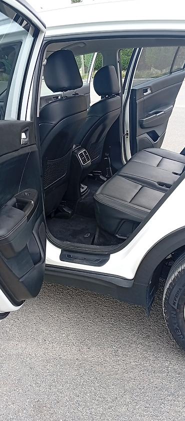 range rover zapcast: Kia Sportage: 2 l | 2016 il Krossover — 10