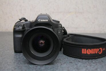 prof fotoapparat canon: Продаю легенду Canon 5d. В отличном состояние. Полный кадр. Фотки