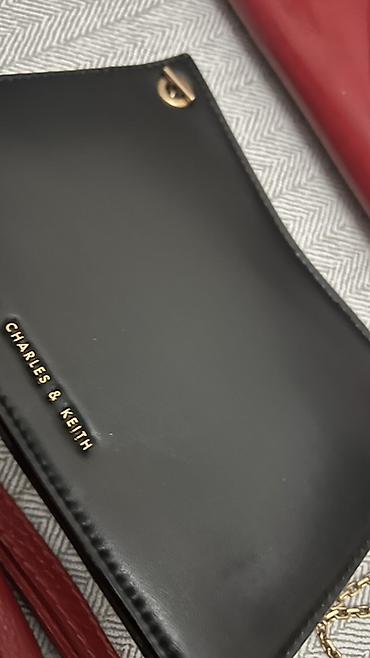 Классические сумки: Сумка Charles & Keith, черная, компактного формата через плечо. - — 8