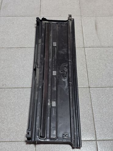 Решетки радиатора: Решетка радиатора Ford 1989 г., Б/у, Оригинал — 10