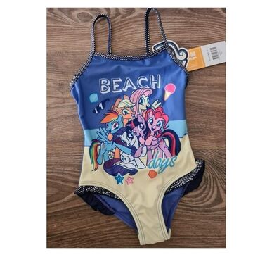 Ostala dečija odeća: Dečiji kupaći kostimi
Cena 1500 din — 22