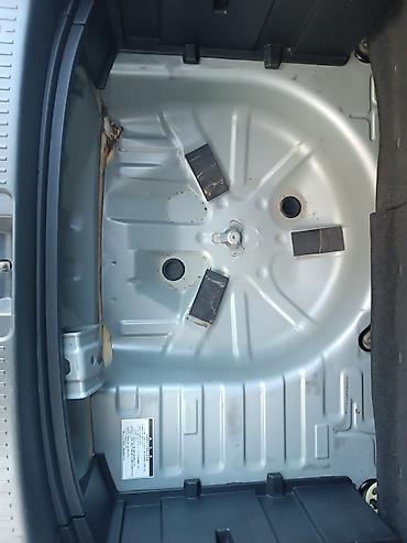 Toyota: Toyota ist: 2002 г., 1.5 л, Автомат, Бензин, Хэтчбэк — 8