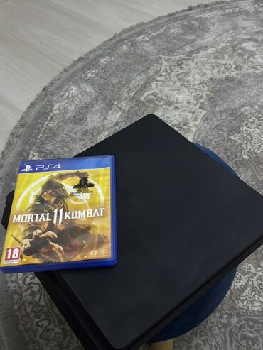 PS2 & PS1 (Sony PlayStation 2 & 1): Playstation 4 Slim 500Gb Tertemiz playstationdur ev seraitinde