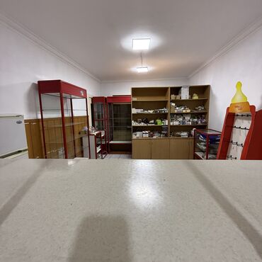 Продажа квартир: 3 комнаты, 93 м², 106 серия улучшенная, 1 этаж, Старый ремонт — 12