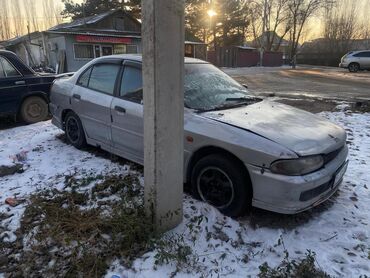 Mitsubishi: Mitsubishi Lancer: 1996 г., 1.3 л, Механика, Бензин, Седан