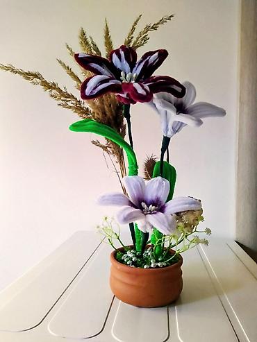 Ostali kućni dekor: Ručni aranžmani od plišanih žičica u saksiji - Dekorativni cvetni — 1