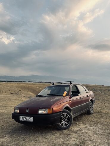 прадаю самаделка мини трактор в караколе: Volkswagen Passat: 1992 г., 1.8 л, Механика, Газ, Седан