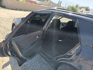 бишкек авто салон: Mazda 323: 2002 г., 2 л, Автомат, Бензин, Хетчбек — 7