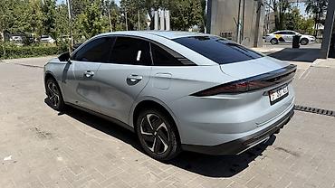 geely galaxy e5: Geely Galaxy L6: 2025 г., 1.5 л, Вариатор, Гибрид, Седан — 4
