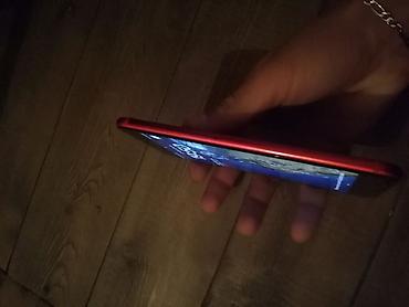 Apple iPhone: IPhone 8 Plus, 64 GB, Qırmızı, Simsiz şarj — 8