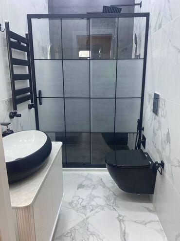 Uzunmüddətli kirayə mənzillər: Sahil metrosuna yaxın, köhnə tikili, 5 mərtəbəli binanın 4-cü — 11