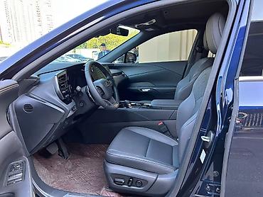 Lexus: Lexus RX: 2025 г., 2 л, Типтроник, Бензин, Кроссовер — 3
