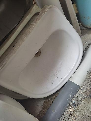 tülpan qiymətləri: 2 ədəd moyka.2 ed.tulpan 3 ədəd daş moyka 1 ri 2 manat.moykada cüzi — 2