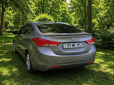 фольксваген пассат 1: Hyundai Elantra: 1.8 л | 2013 г. Седан — 5