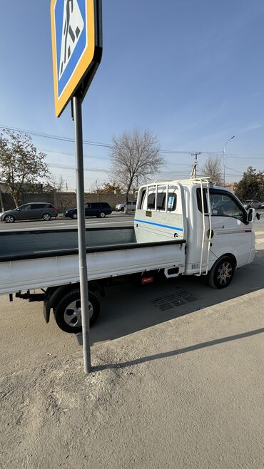 Hyundai: Hyundai Porter: 2021 г., 2.5 л, Автомат, Дизель, Бус — 7