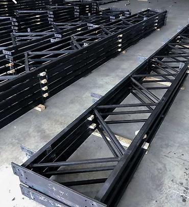 Сварка: Металлический каркас для навеса, обеспечивающий прочную основу для — 5