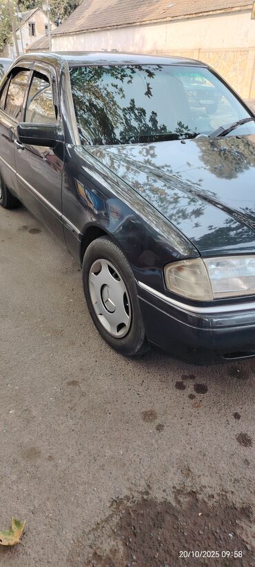 Mercedes-Benz: Mercedes-Benz sedan (W202/C-Class) – be mühərrikli Xüsusiyyətlər: - — 13