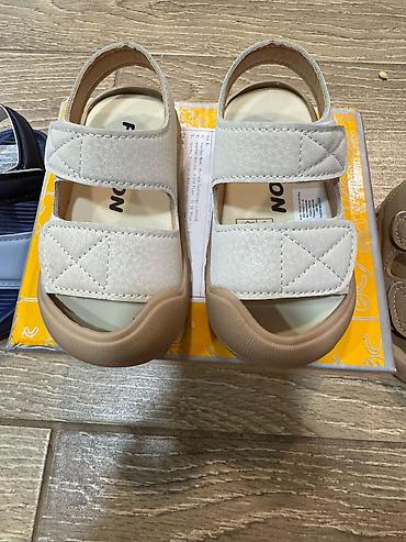 yağış ucun uşaq plaşları: Uşaq sandal kolleksiyası Ag — 1