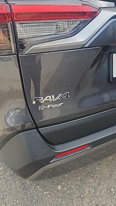 Toyota: Toyota RAV4: 2020 г., Гибрид, Кроссовер — 11