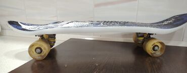 Skeytbordlar: SkateBoard Təkərlərinden işıq cıxır 2-3 dəfə sürülüb Təzədən