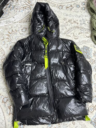 куртки горнолыжные: Куртка 52 (XL), С утеплителем, Манжеты на рукавах