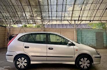 Nissan Almera Tino: 2003 г., 1.8 л, Кол менен иштөөчү, Бензин, Хетчбек — 5