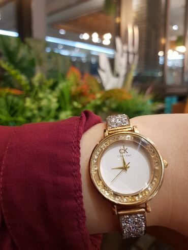 qizil destleri: Б/у, Наручные часы, Calvin Klein, цвет - Золотой
