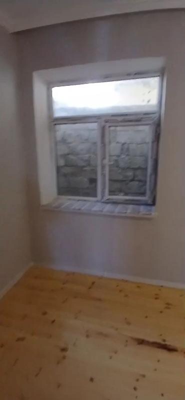 katlavan evler: 2 otaqlı həyət evi. Ünvan Binə Sovxoz Vega Hall-un yanı, məktəbə və — 1
