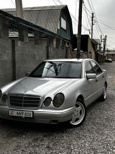 Mercedes-Benz: Mercedes-Benz E-Class: 1995 г., 2.3 л, Механика, Бензин, Седан