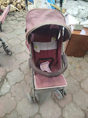 Коляски: Детские коляски + трюмо с зеркалом 1) Коляска розовая :800 сом - — 4