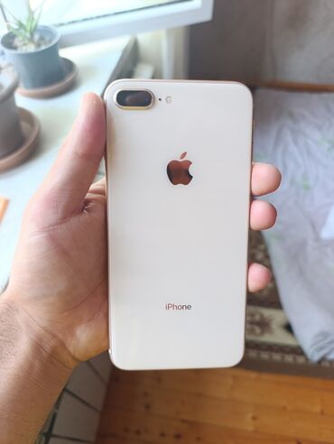 Apple iPhone: IPhone 8 Plus, 64 GB, Qızılı, Barmaq izi