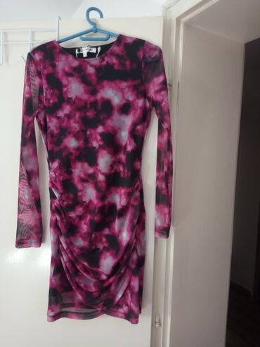 satenska slip haljina: Nova haljina iz Coton-a sa etiketom.
u veličini S