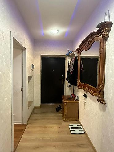 binə ev satisi: Avtovagzal metrosunun yax 5 mertebeli binanin 1 ci merteebsinde 3 — 3