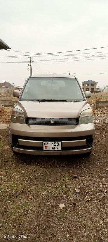 toyota land crusier: Toyota Voxy: 2001 г., 1.9 л, Автомат, Бензин, Минивэн