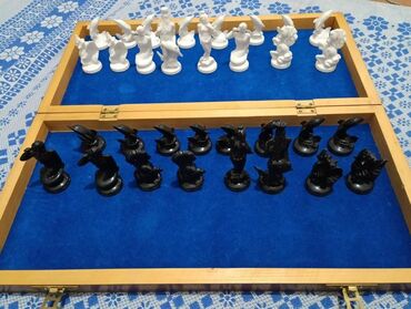 Шахматы: Продаю шахматы. Шахматные фигуры в виде подводного мира, доска