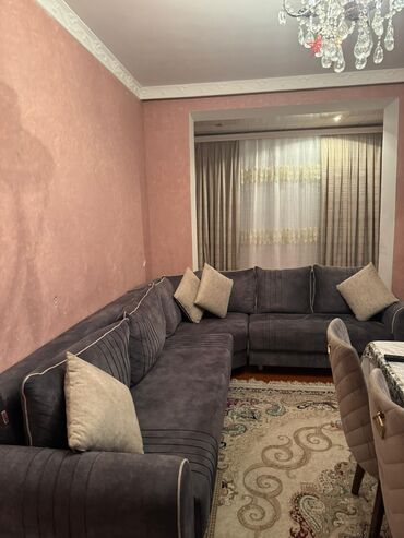 Masa və oturacaq dəstləri: Künc divan, İşlənmiş, Bazalı, Çatdırılma yoxdur