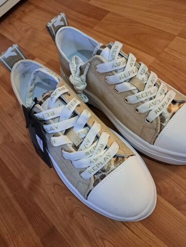 Women's Sneakers and athletic shoes: 38 — 3