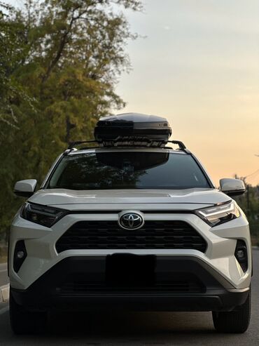 тайота форуннер: Toyota RAV4: 2022 г., 2.5 л, Автомат, Бензин, Внедорожник