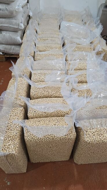 Ləpələr: Soyulmuş qoz ləpəsi. 10 kq karobkada. Toptan satış qiymətə və ünvana — 13