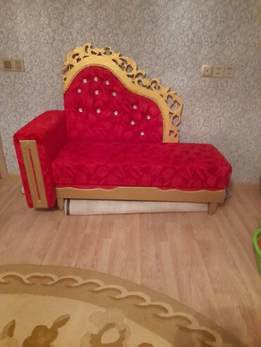 стеклянные полки на стену: Xinayaxdi dekoru üçun divan Tezedir .istifade olunmayib