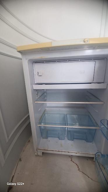 Kompakt soyuducu – tək qapılı model - Rəng: ağ, krem rəngli üst panel lalafo.az -da — 2 Kompakt soyuducu – tək qapılı model - Rəng: ağ, krem rəngli üst panel — 2